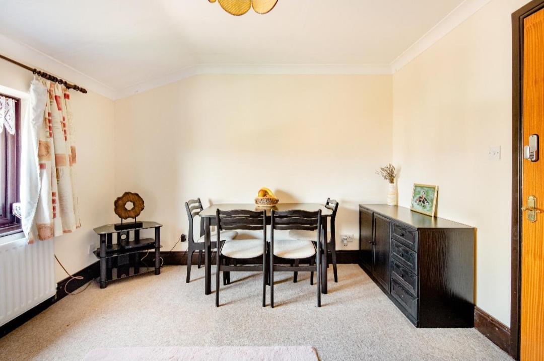 Spacious 2 Mins From Station Gasthof *