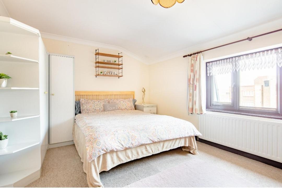 Gasthof Spacious 2 Mins From Station London