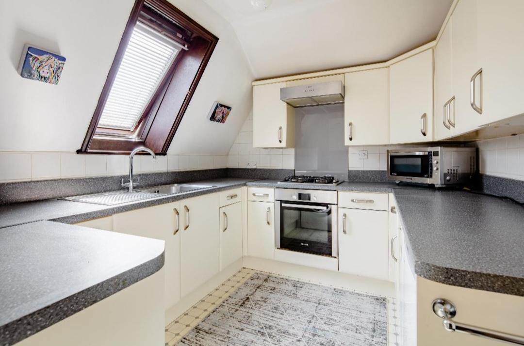 Gasthof Spacious 2 Mins From Station *